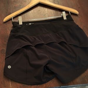 Lululemon run shorts size 4